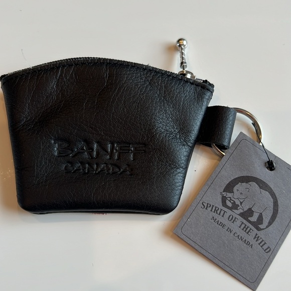 Genuine Leather Coin purse black with Red Maple Leaf Applique - Picture 3 of 4